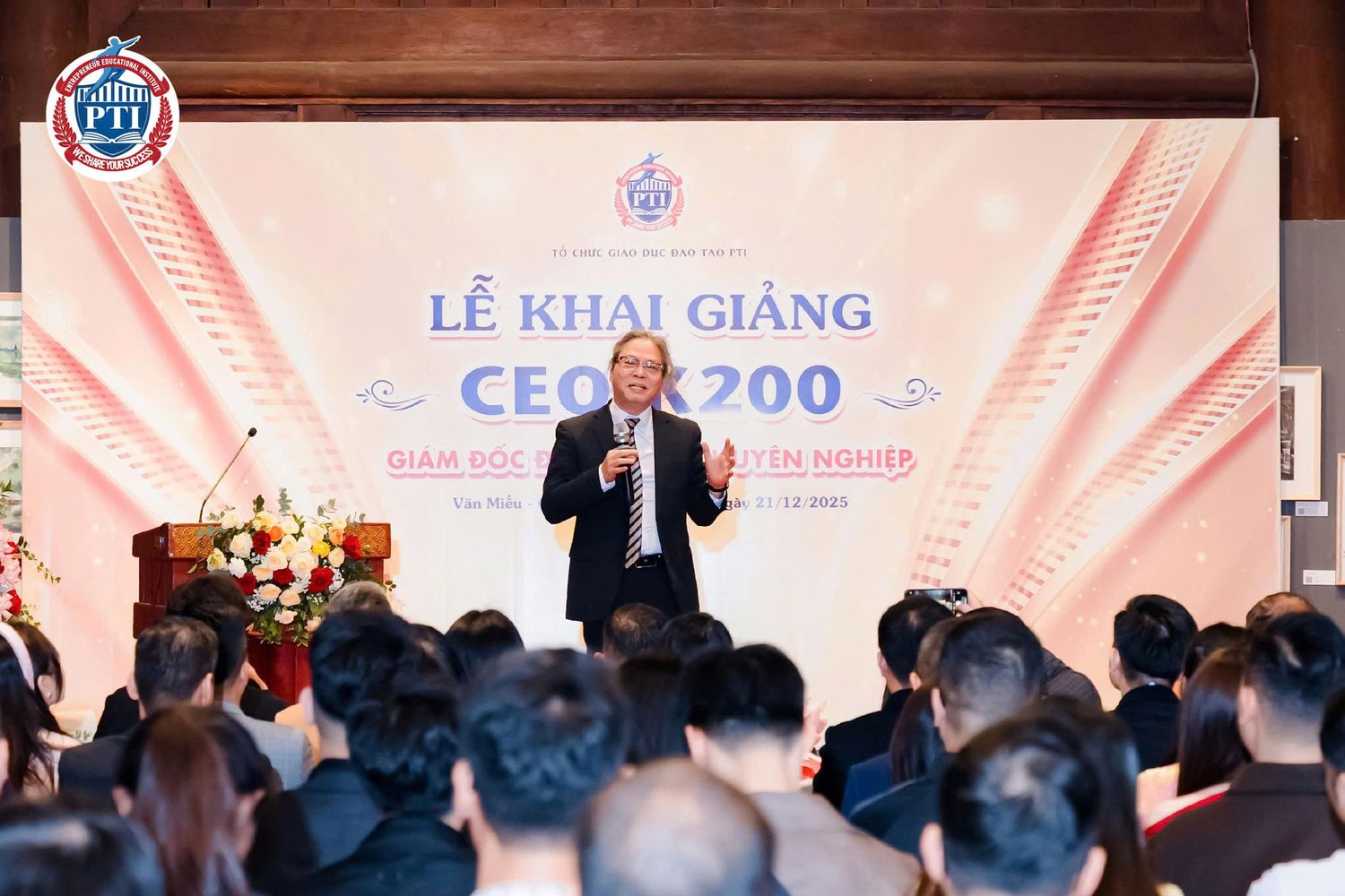 LỄ KHAI GIẢNG CEO K200