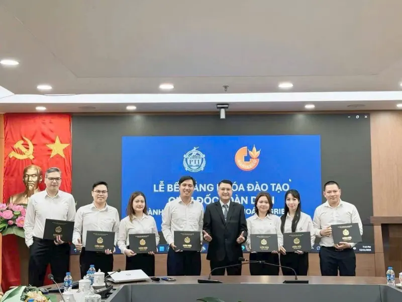 Lễ bế giảng khóa đào tạo Giám đốc điều hành tại PTI